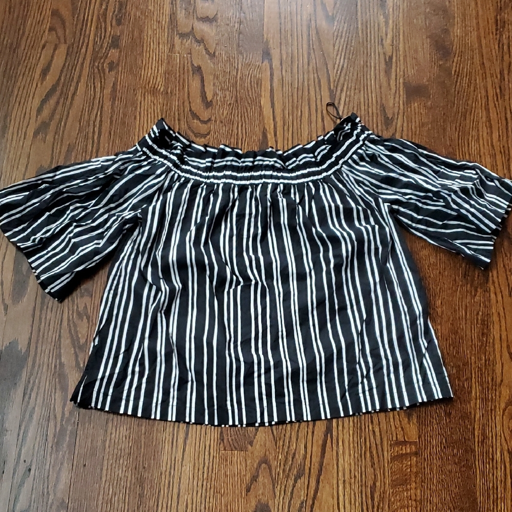 H&M Black and White Off-Shoulder Blouse